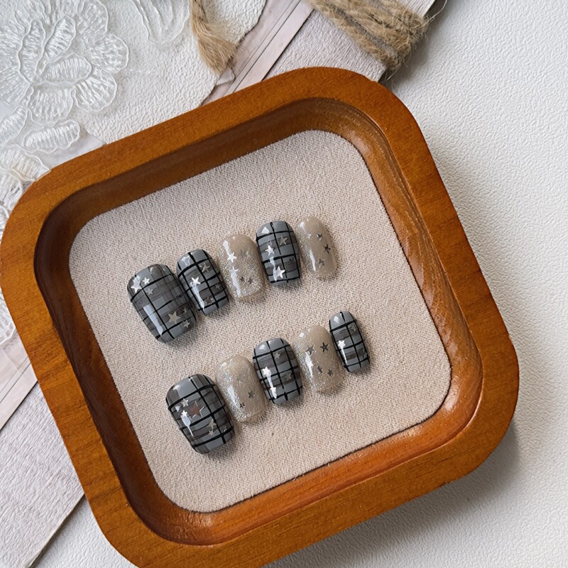 Handmade Gray-Toned Star-Patterned Nails in an Instagram Style, High-End Plaid Design, Removable Fake Nail Stickers