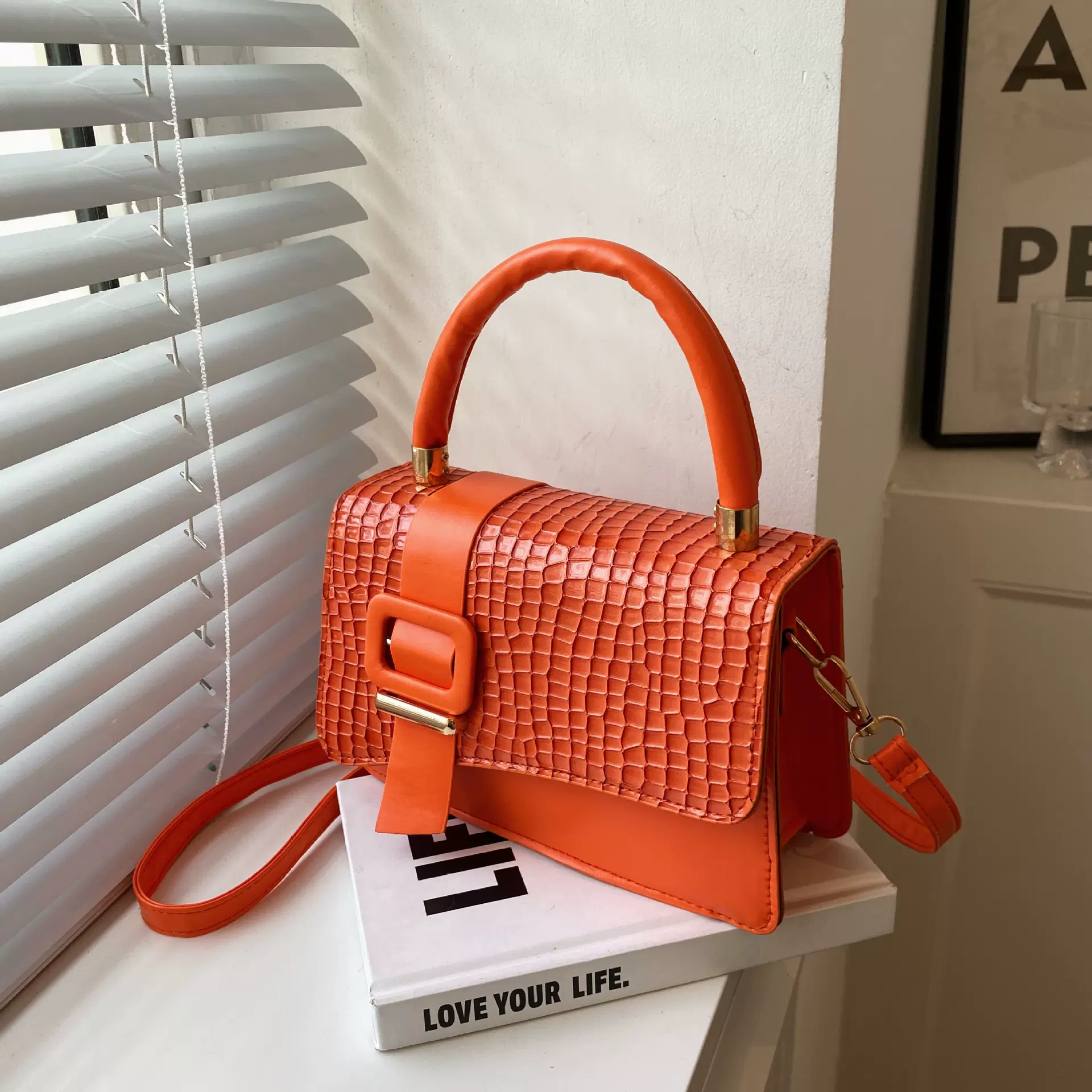 包包2023新款女包亮皮石头纹潮小众手提包简约时尚单肩包女斜挎包