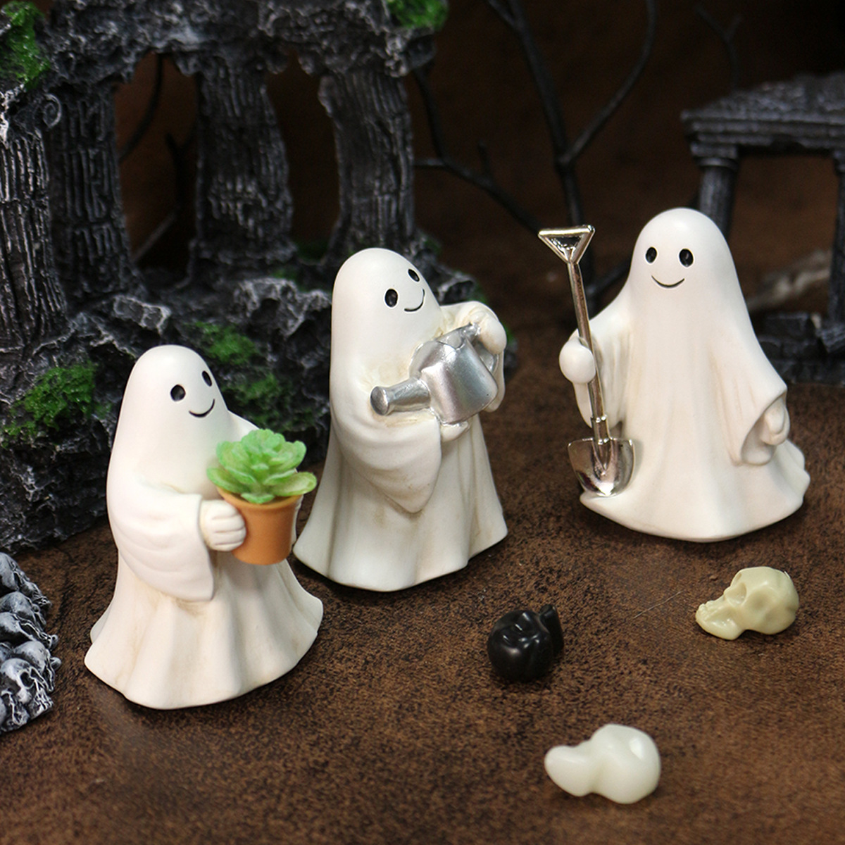 Cute Ghost Ornaments for Friends Halloween Gifts Creative Funny Ghost Walking Dog Statue Desktop Decoration Ornaments