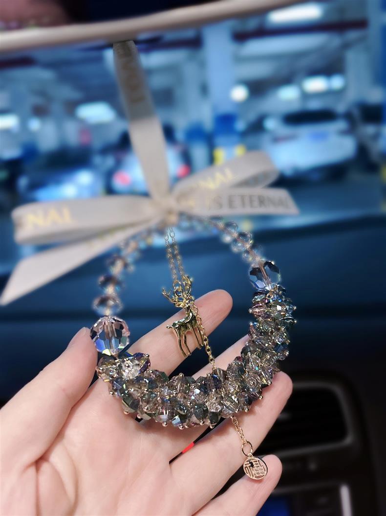 Xiaohongshu-style green light car pendant, safe journey car crystal ornament, rearview mirror interior hanging decoration for men and women