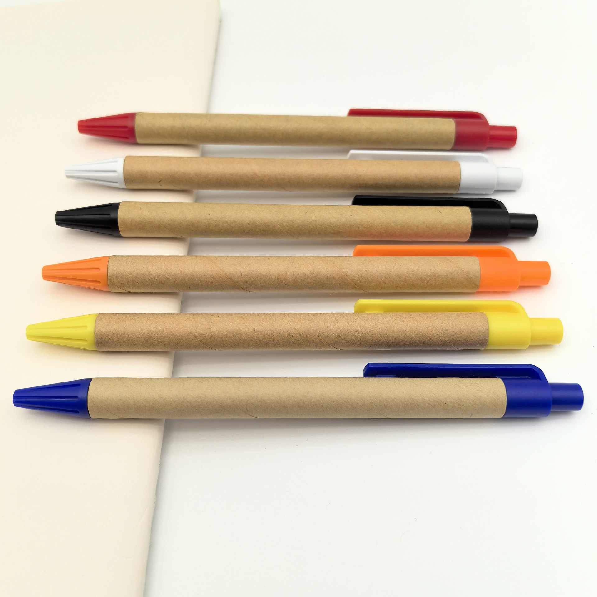 Presione bolígrafo de papel kraft verde bolígrafo simple bolígrafo de tubo de papel al por mayor bolígrafo verde se puede imprimir logotipo