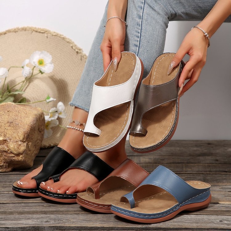2025 Summer Patent Leather Thick-Soled Platform Sandals for Women, Chunky Heel Peep-Toe Back Strap Shoes, Fashionable Versatile Height-Increasing Anti-Slip 2025 Summer Patent Leather Thick-Soled Platform Sandals for Women, Chunky Heel Peep-Toe Back Strap Shoes, Fashionable Versatile Height-Increasing Anti-Slip