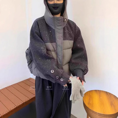 ファッションの高級感が厚くて暖かい綿服のコートの女性2025冬の新型の洋風の百合立襟のファッションの綿入れの服