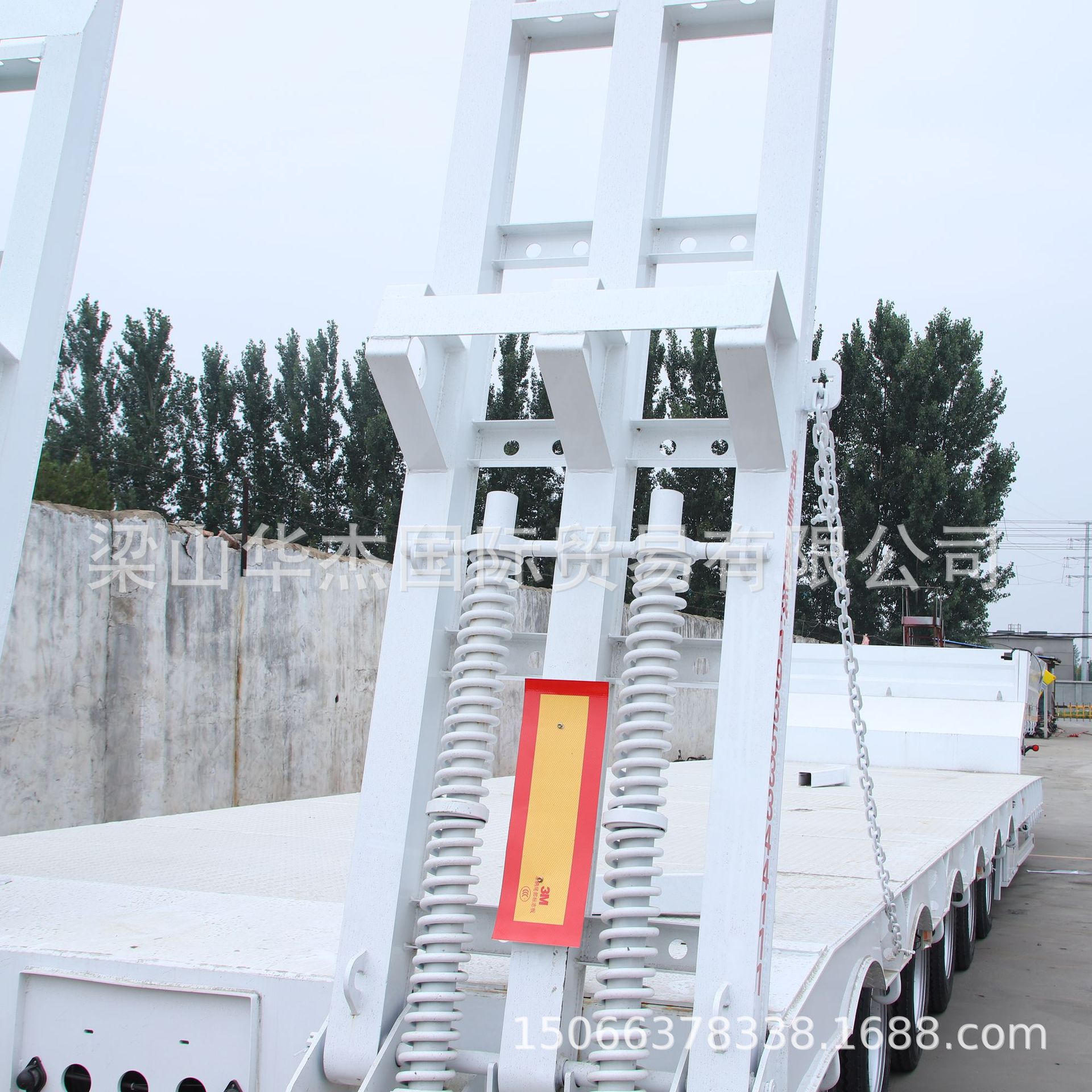 Professional heavy-duty towable flatbed trailer for excavators, integrated plug-in-type excavator trailer, fully-hitched excavator trailer