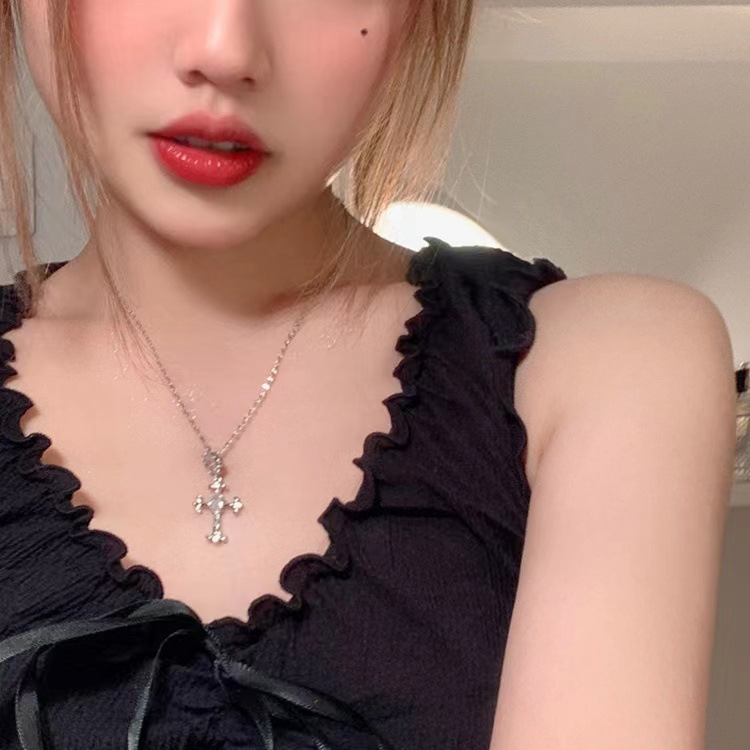 歐美潮酷辣妹十字架項鍊女輕奢小眾頸鏈設計感高級鎖骨鏈嘻哈風