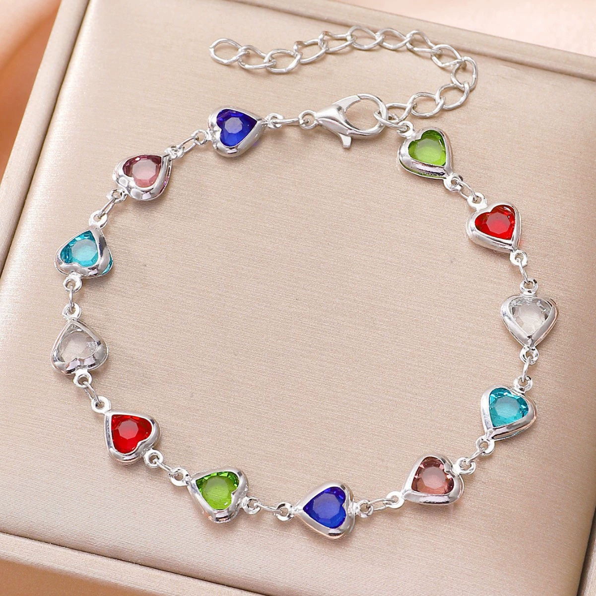 Европейский и американский браслет в форме сердца в стиле ins, ювелирные изделия дофамина, универсальный красочный браслет в форме сердца для женщин, универсальные трансграничные ручные украшения
