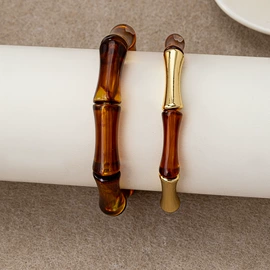 项链;耳环;手链