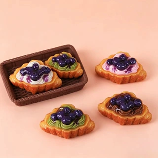 仿真微缩食玩蓝莓奶油可颂面包 diy树脂钥匙扣冰箱贴手工材料批发