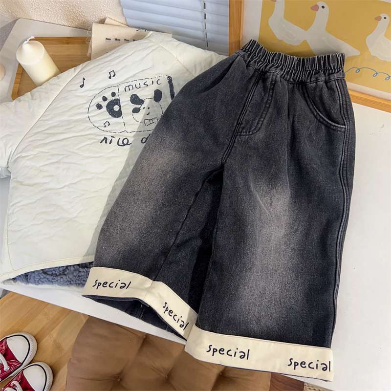 Niños con pantalones jeans de piernas de invierno para niños y niñas, pantalones casuales más gruesos y calentados.