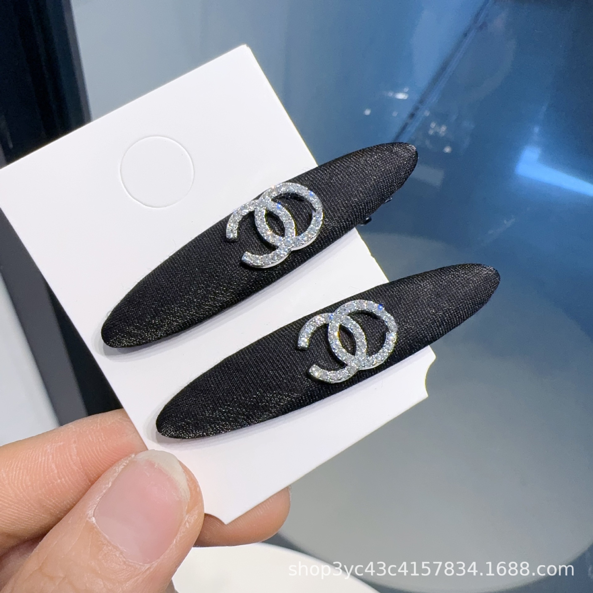 Diamond black pair