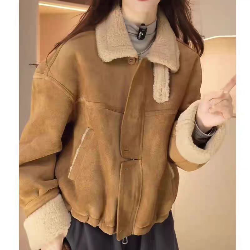 Fashionable demi-season short velvet down jacket