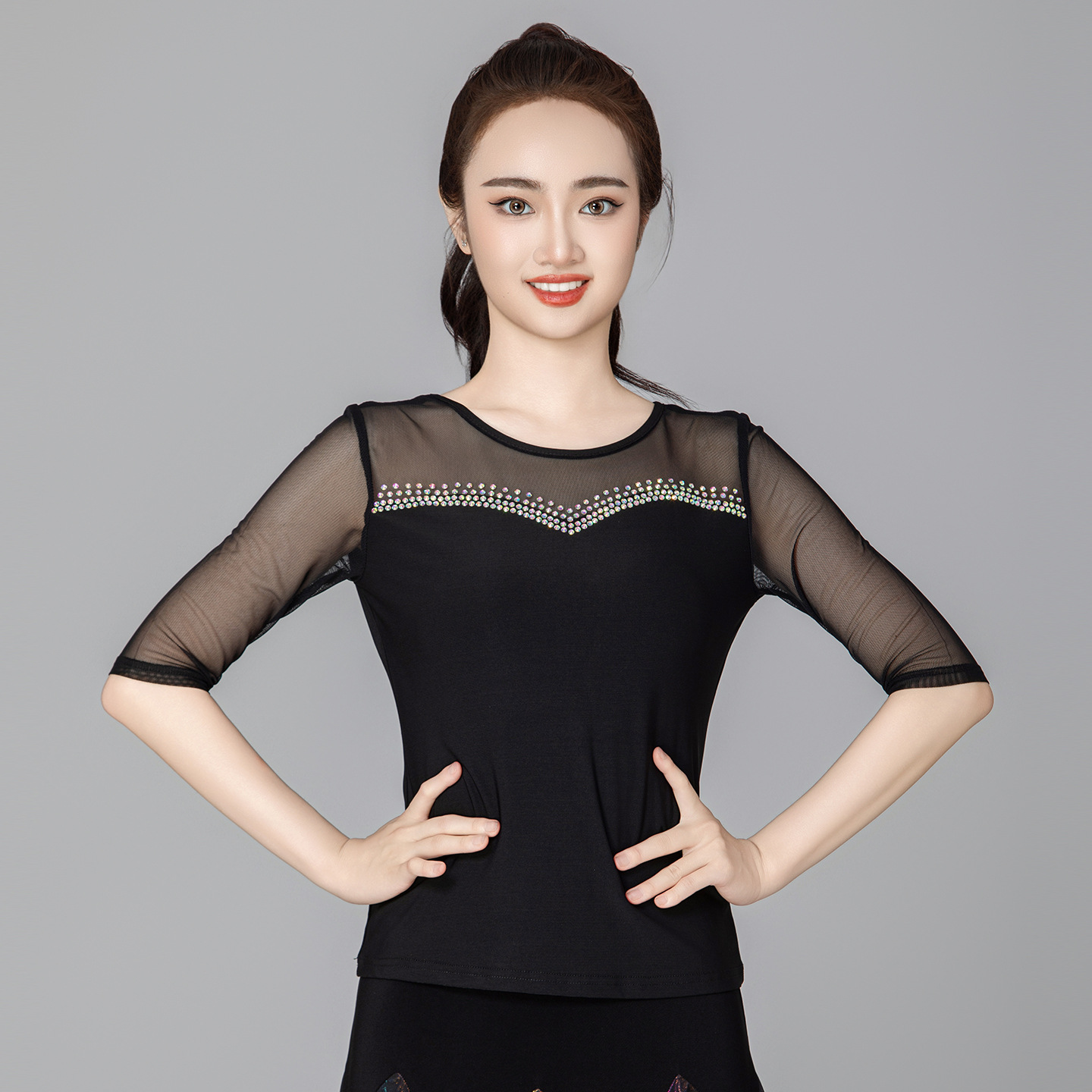 摩登舞上衣女夏季新款跳舞小衫成人女士拉丁舞服中袖时髦高端舞衣