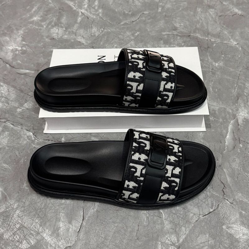 Summer Men's Outdoor Slippers, Non-Slip Soft-Soled Thick-Soled Flip-Flops, Versatile Slippers for Home and Bathroom Use