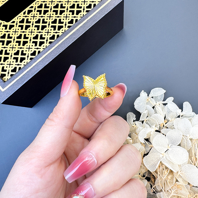 Vietnam oro mariposa collar de flores de automóviles pendientes anillo de verano mujer alta sensación de lujo ligero de moda versátil fuente de fabricantes