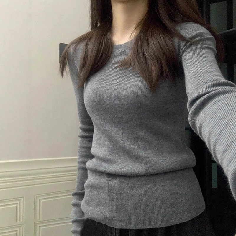 Gray Knitted Base Sweater with a Regular Shoulder Design for Spring, Autumn, and Winter, Thickened and Slim-Fit, Round Neck Sweater Inner Top