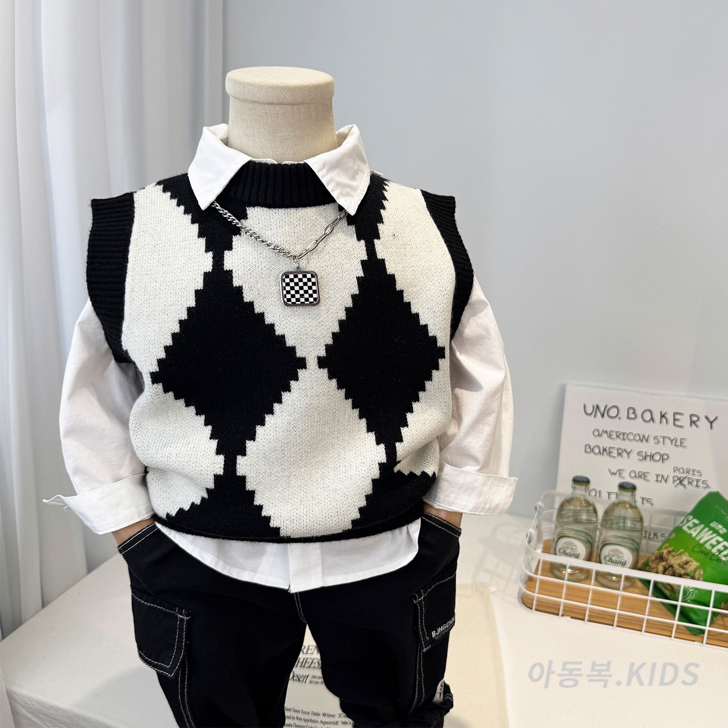 Boys' Knitted Vest, Winter 2026 New Style, Warm and Casual Sweater, Trendy Baby Korean Style Vest