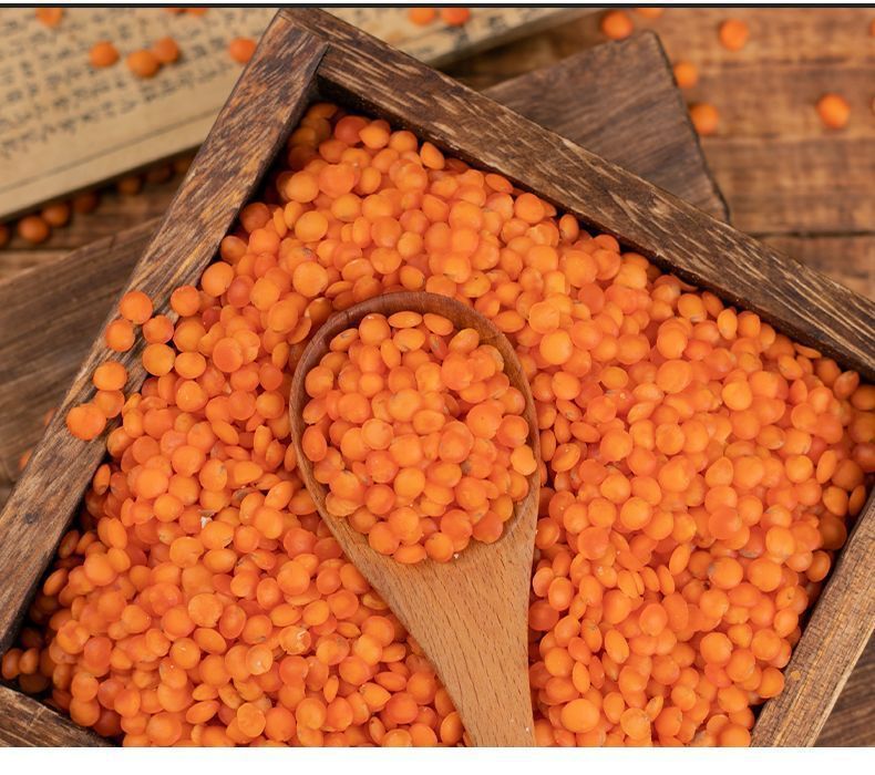 Red Lentils Hong Xiao Dou 200g Jar Dried Culinary Legumes for Soups Stews and Congee in use