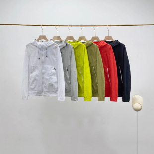 Summer Men's Loose Casual Outdoor Sports Hooded Windproof and Sun Protection Jacket Fashionable Men's Solid Color Skin Jacket