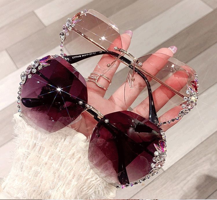 2022 New UV Sun Protection, Diamond Embedding, Rhinestone Sunglasses for Women:_voghion.com