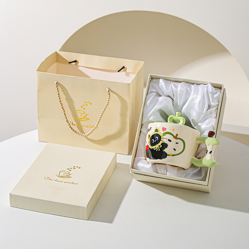 Taza de gato de manzana creativa con tapa de alto valor de pareja taza de cerámica taza de regalo de mano taza de desayuno para amigos