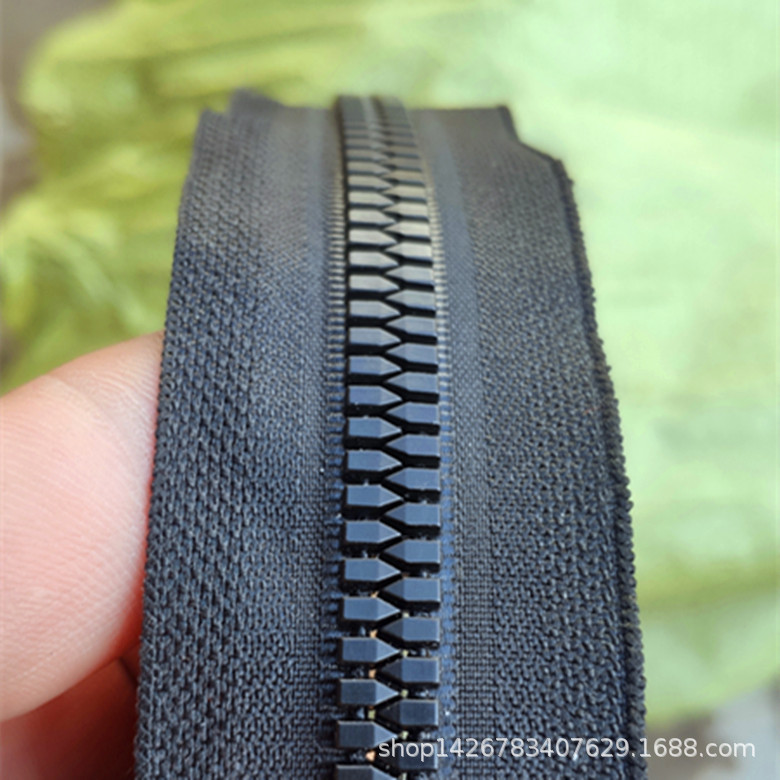 8号树脂胶牙拉链 黑白颜色全部现货供应 工厂拿货价格低质量好