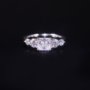 Light Luxury Elegant S925 Sterling Silver Inlaid Laboratory Artificially Cultivated Diamond 1 Carat D Color Princess Diamond Ring for Women