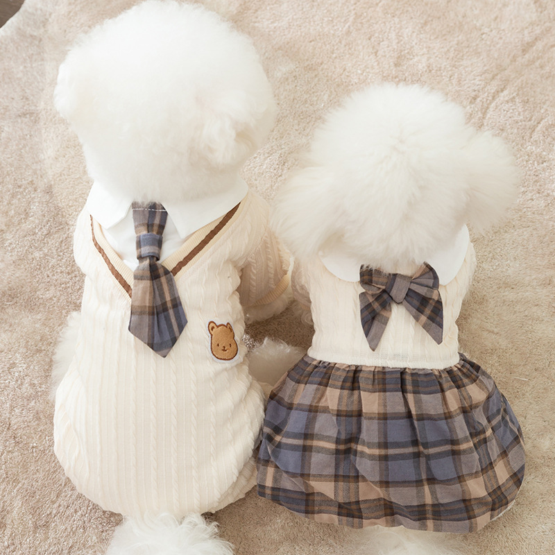 Otoño e invierno perro Colegio estilo fresco uniforme de la pareja de algodón acolchado ropa gato de dos piernas JK falda mascota ropa de cuatro piernas