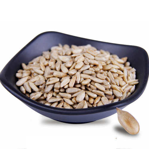 Mooncake filling and baking ingredients: hawthorn chunks, honeyed jujubes, and crushed peanuts. Manufacturer supplies mooncake ingredients for the Mid-Autumn Festival.