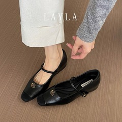 羊皮版 ~ 本革の中で黒いメアリー珍靴の女性2025の新型の浅い口の1字はスカートの靴を配合します。