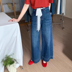 新型レースはゆったりしています。