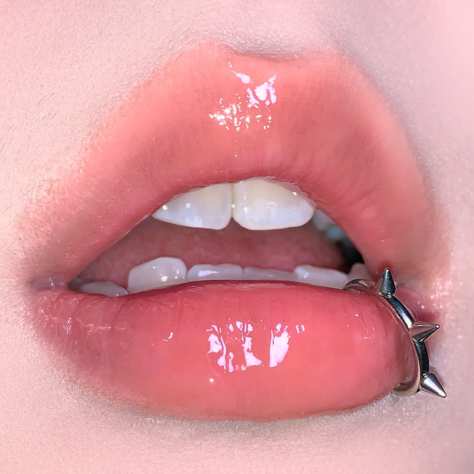 Wolf Tooth Pointed Lip Ring Seamless Titanium Steel Closed Hoop Piercing Jewelry Wholesale detail image 8