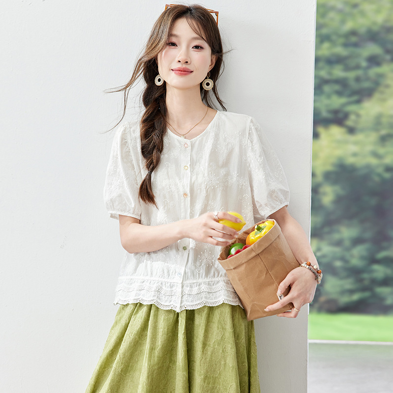 Korean-Style Cotton Lace Embroidered Round-Neck Short-Sleeved Shirt for Women 2026 Summer New Fashion Versatile Loose Age-Reducing Top Korean-Style Cotton Lace Embroidered Round-Neck Short-Sleeved Shirt for Women 2026 Summer New Fashion Versatile Loose Age-Reducing Top