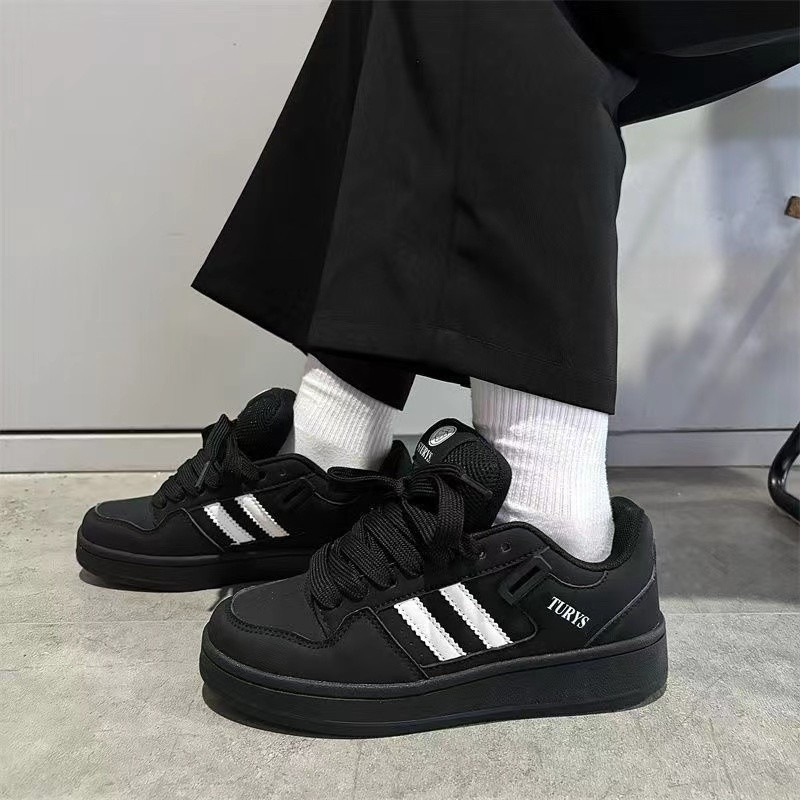 Zapatos de skate casuales populares de estilo de Hong Kong para mujeres, zapatos de pan de nicho de tendencia nacional, 2026 primavera y otoño nuevos zapatos de deporte casuales