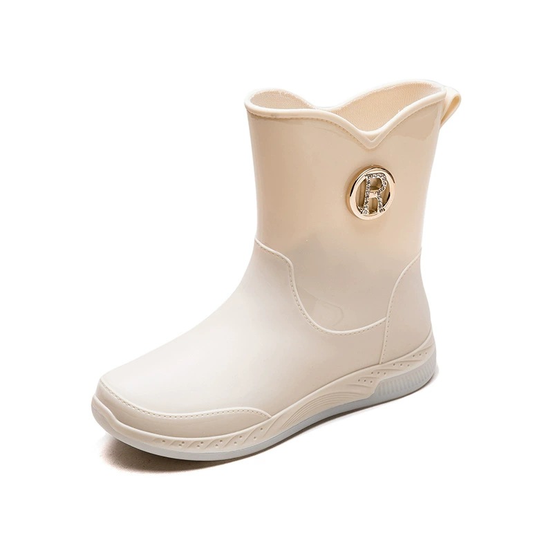 Fashionable boots, non-slip wear-resistant shoes