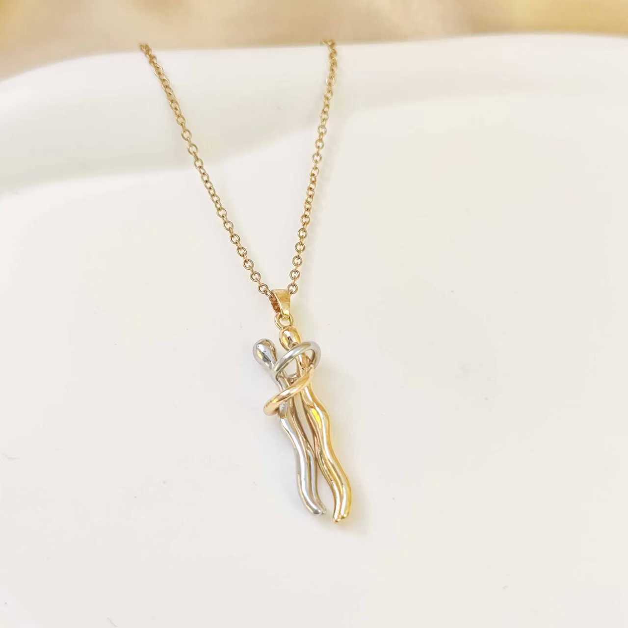 Stainless Steel Three-Dimensional Hug Cross-Border New Creative Couple Pendant Jewelry Set Detachable Personalized Necklace for Men and Women