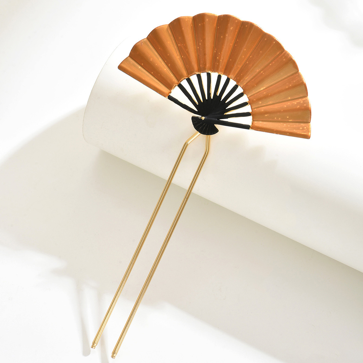 Nuevo chino antiguo ventilador dorado clip de cabello mujeres de alta gama cheongsam joyerías Xiuhe tocado de novia 2024 nuevo clip de cabello