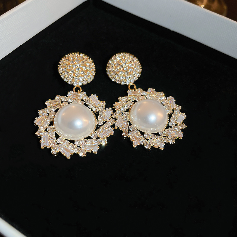 1 Pair Elegant Square Heart Shape Bow Knot Copper Plating Inlay Rhinestones Pearl Drop Earrings Ear Studs display picture 2