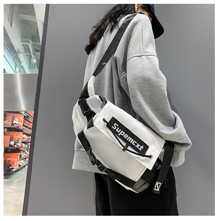 Internet Hot Casual Mechanical Style Simple 2021 New Sports Messenger Bag Men's And Women's Non-canvas Nylon Mobile Phone Chest Bag display picture 9