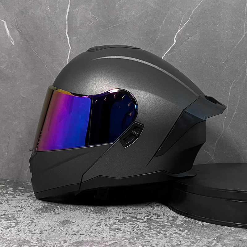 Casco LVS para hombres y mujeres cubierta completa casco de exposición de doble lente personalidad Bluetooth verano medio casco Four Seasons carreras de coches eléctricos