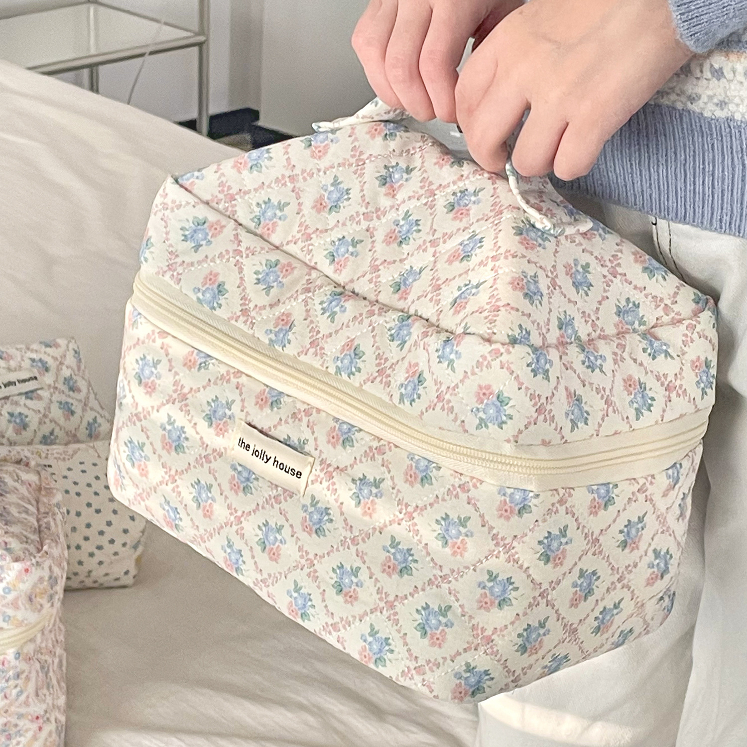Polyester Lining Material Cute Classic Style Ditsy Floral Polyester Sewing Thread Square Makeup Bags