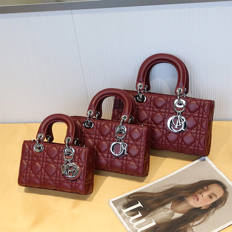 Sheepskin horizontal Lady Dior bag for women, 2026 new fashion single-shoulder crossbody chain bag, high-end handbag, trendy