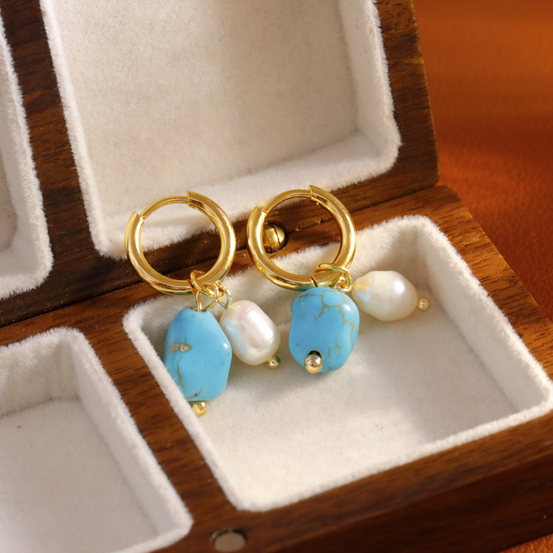 Turquoise sophisticated elegant earrings from pearl