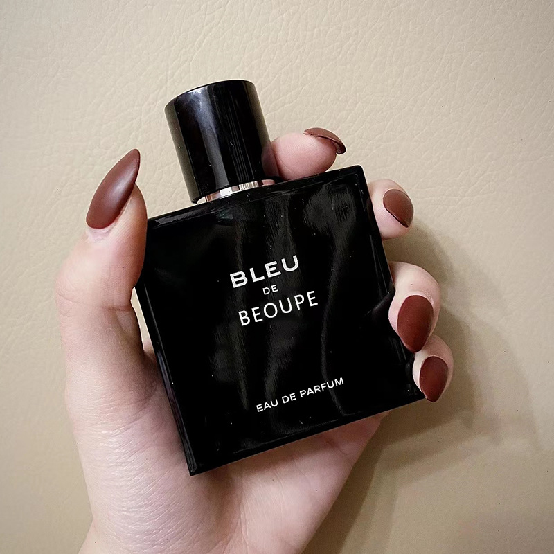 marine fresh men's perfume strongly flavoured with a light fragrance