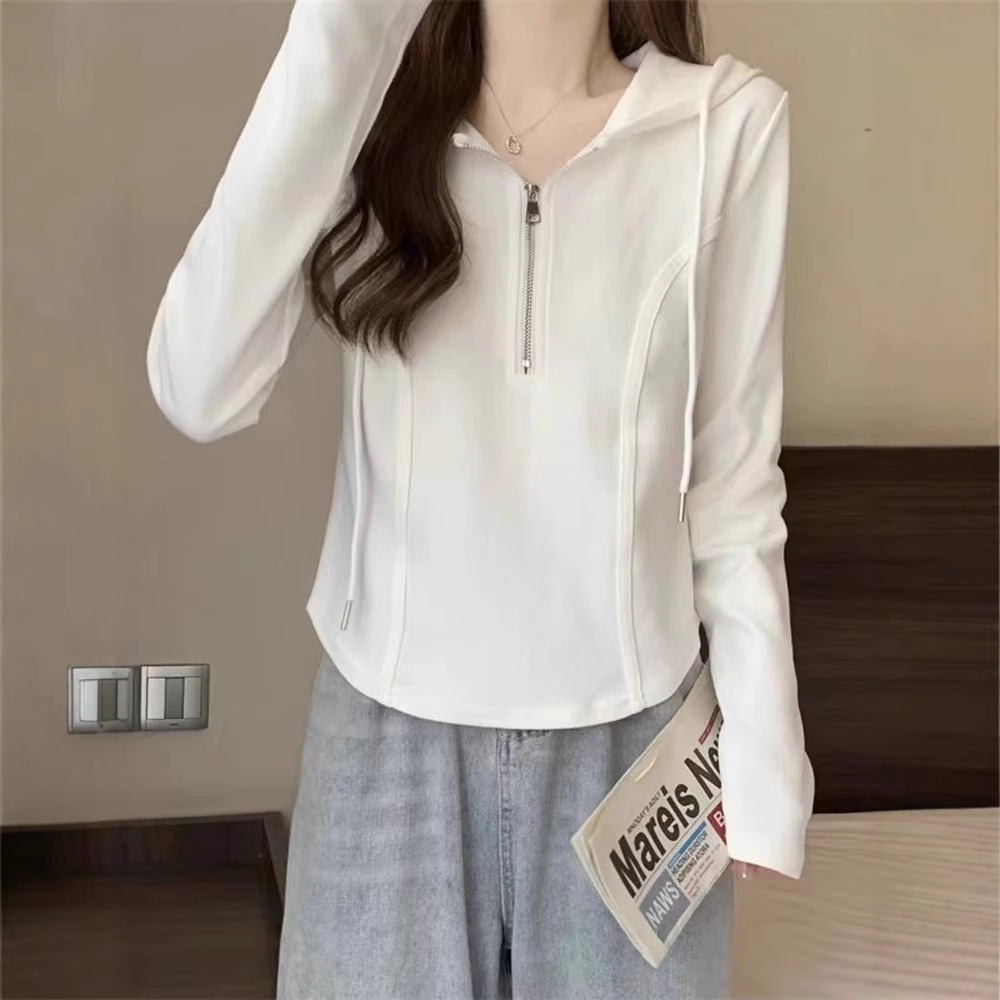 Velvet T-shirt with zipper with hood