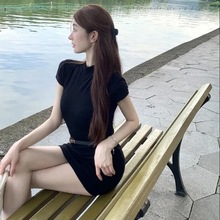 夏季新款名媛气质半高领短袖修身显瘦包臀感紧身黑色连衣裙