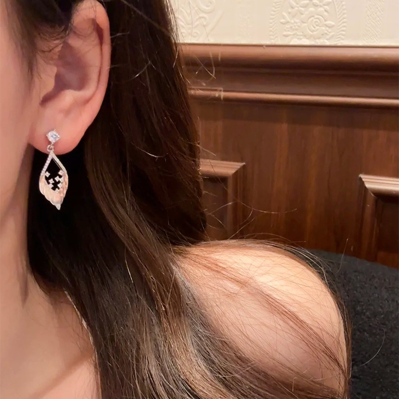 S925纯银千金感拉丝点钻羽毛耳钉女精致优雅气质颈链小众设计耳饰|undefined