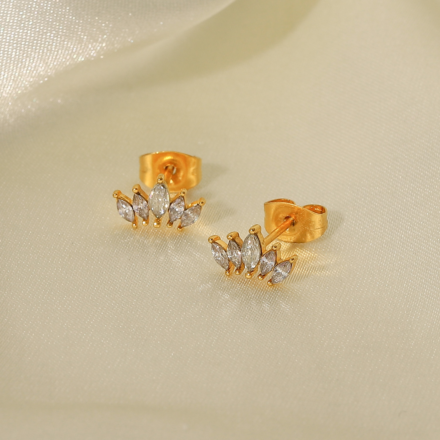 Fashion Geometric Stainless Steel Ear Studs Plating Zircon Stainless Steel Earrings display picture 4