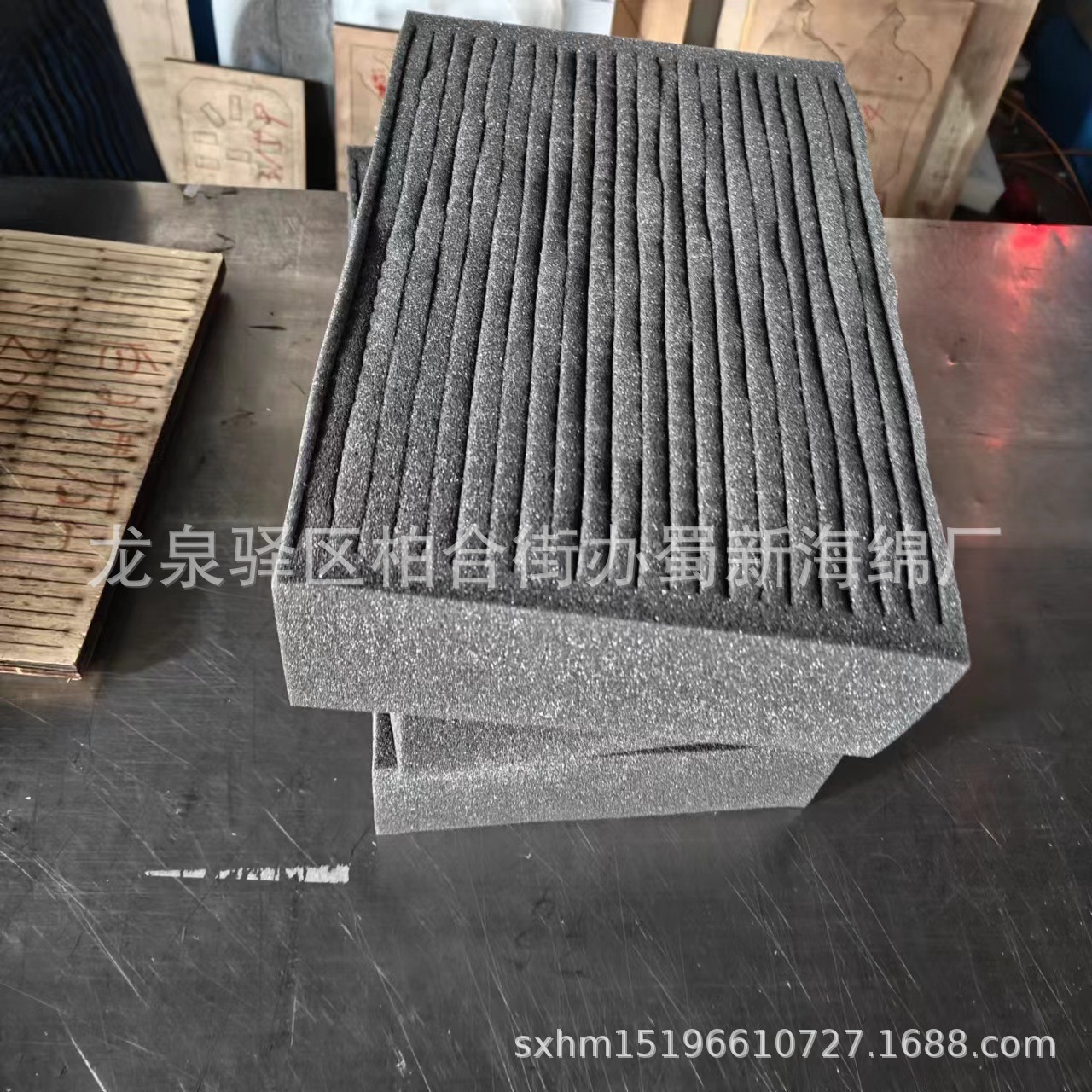 厂家供应高密度海绵成型异型缓冲包装海绵/黑色小方格手撕海绵