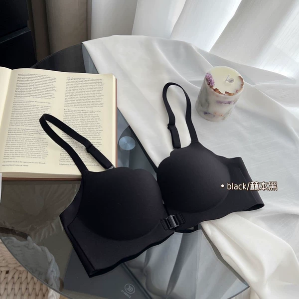 Hepburn black single piece