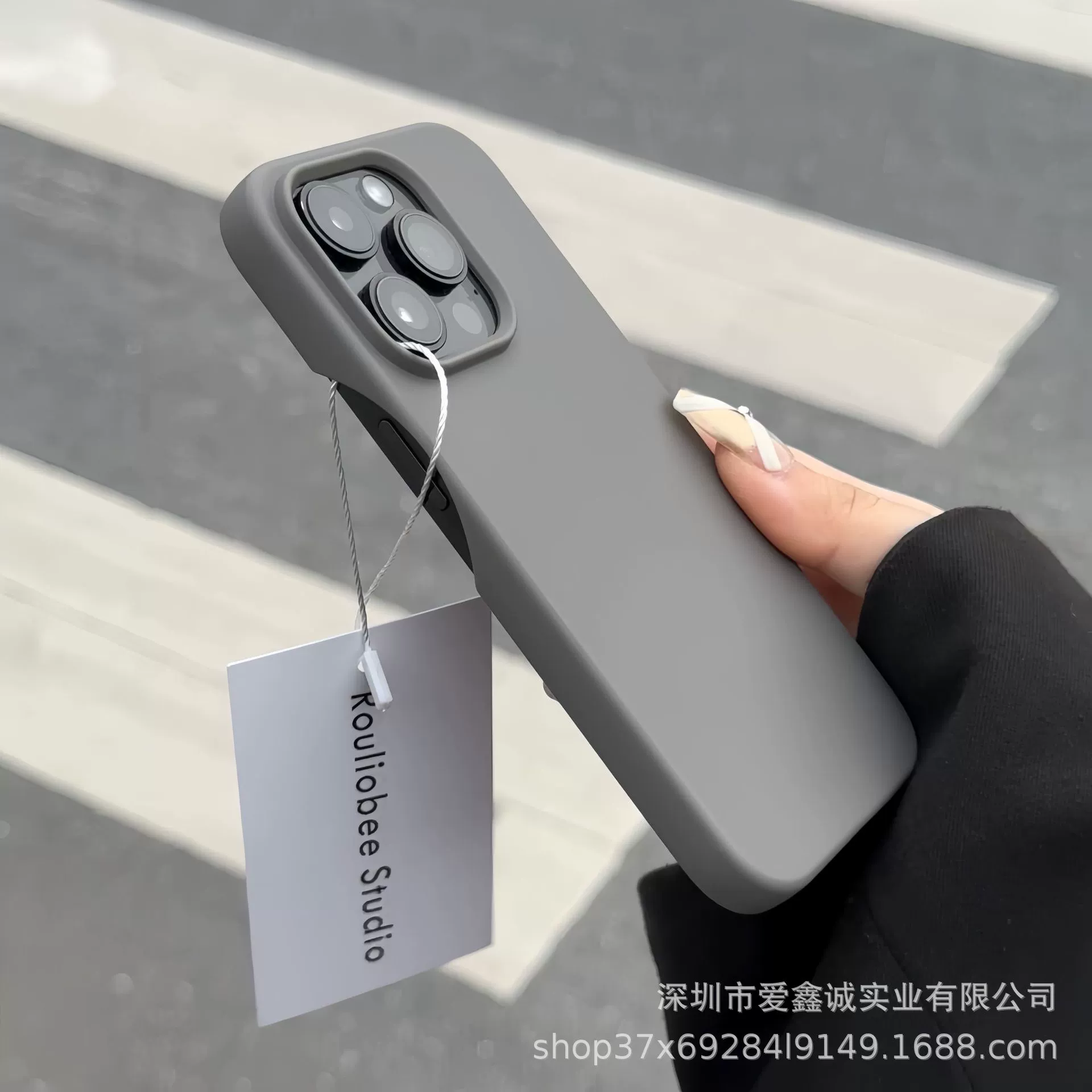 Чехол для телефона (Apple) iPhone 16, силиконовый матовый, защита от падений, обод камеры